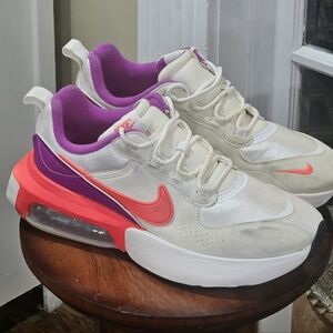 NIKE international
